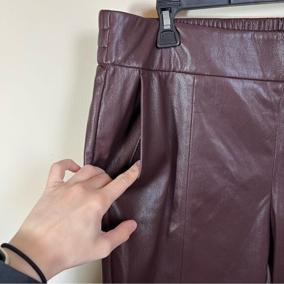 ✨ Chico’s Women’s Brown Faux Leather Pull-On Straight Leg Crop Pants 2.5 NWT - Picture 3 of 11